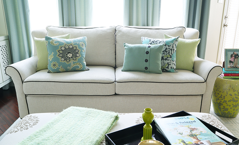 How To Arrange, & Style, Pillows On Your Sectional Sofa (Mix & Match)