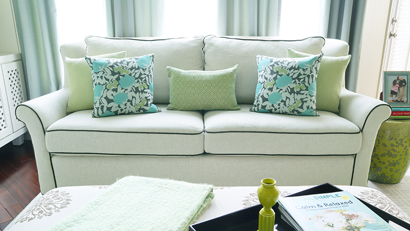 JRL Interiors — How to Arrange Sofa Pillows