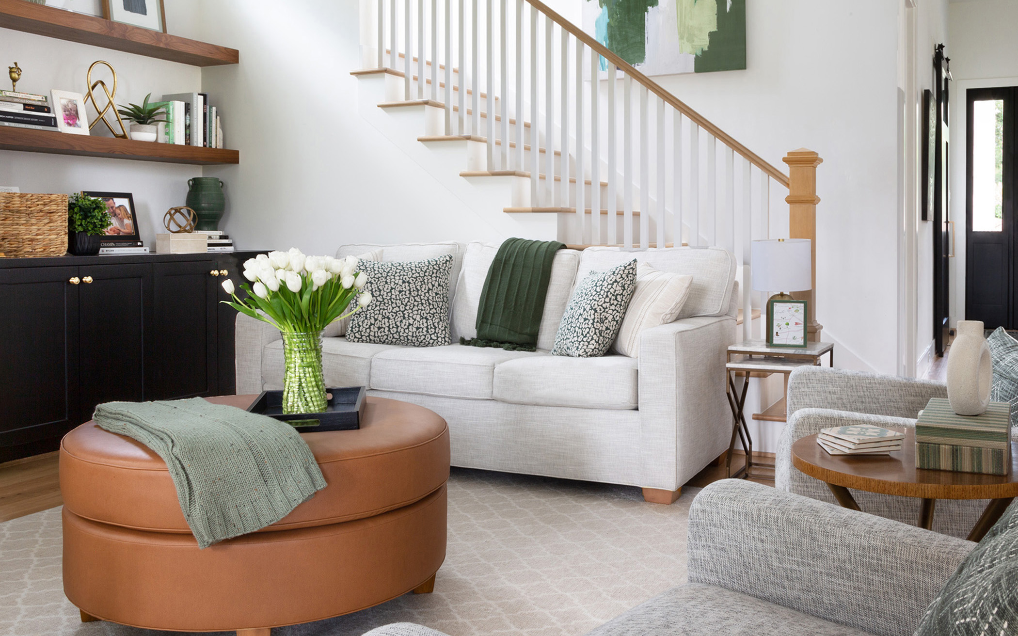 concierge_OakForest_FamilyRoom_stairs