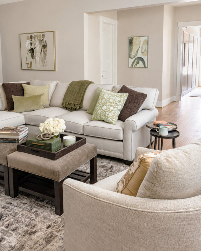 TG_LivingRoom_Pbathwall
