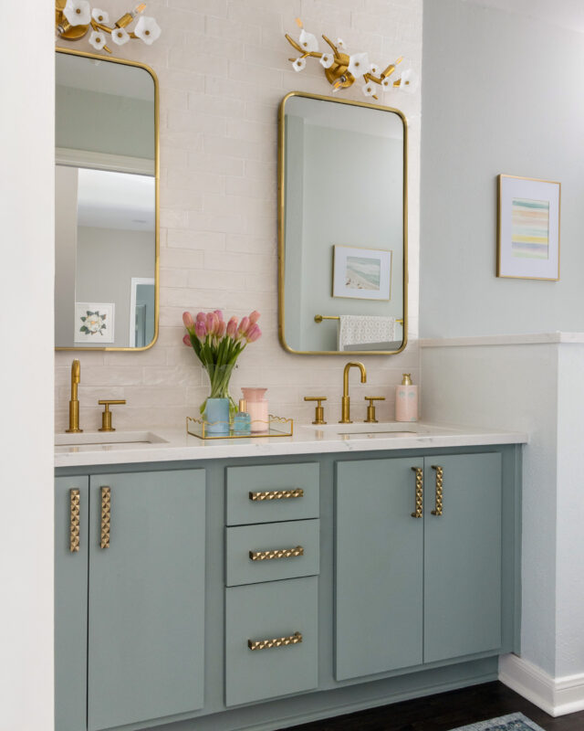 Pearland_GirlsBath_Vanityside1