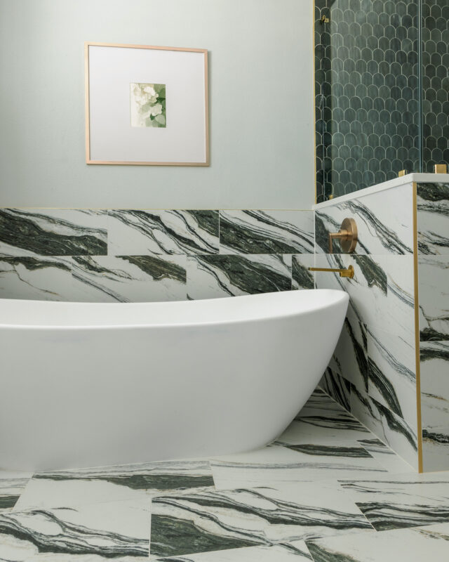 Pearland_PrimaryBath_ tub