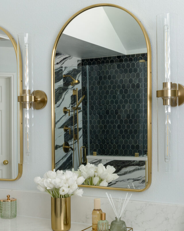 Pearland_PrimaryBath_VanityMirror